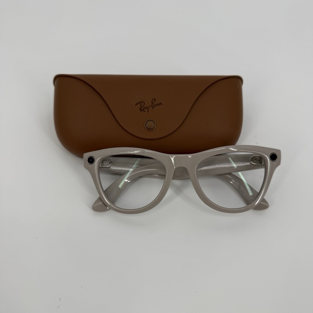 Ray-Ban Meta Skyler Gen 2 Chalky Grey Sapphire Transitions w/ Leather Case